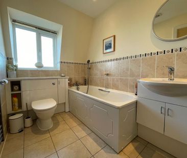 2 bedroom penthouse to rent - Photo 2