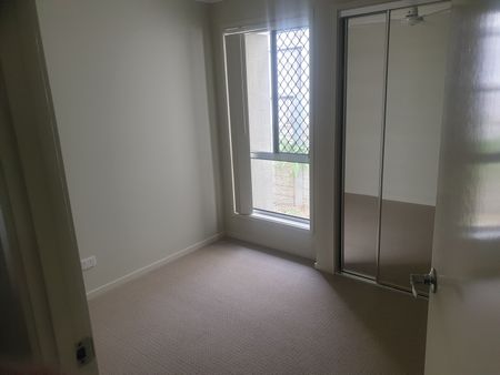 Springfield Lakes - Photo 4