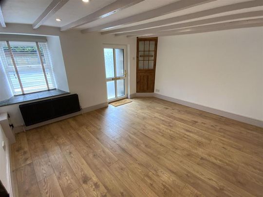 2 bedroom cottage to rent - Photo 1