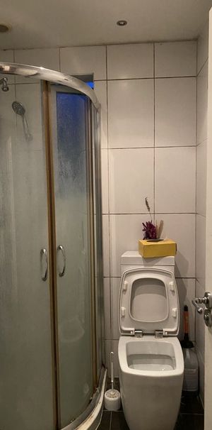 Room in a Shared House, Kenya Road, SE7 - Photo 2