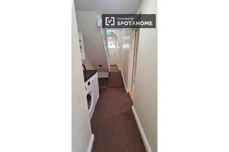 Private room in North Circular Road, Dublin - Photo 2