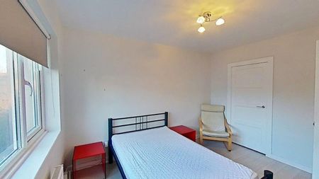 3 bedroom apartment to rent - Photo 3