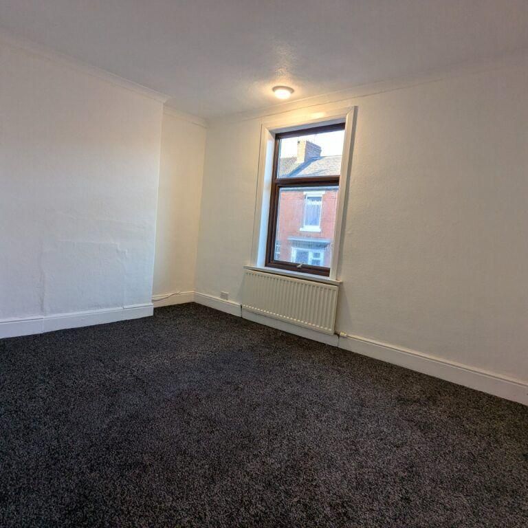 2 bedroom house to rent - Photo 1