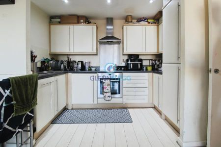 2 bedroom flat to rent - Photo 3