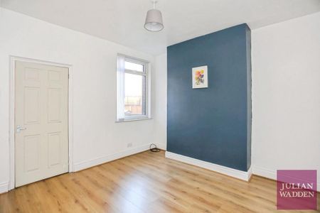 2 bedroom terraced house to rent - Photo 5