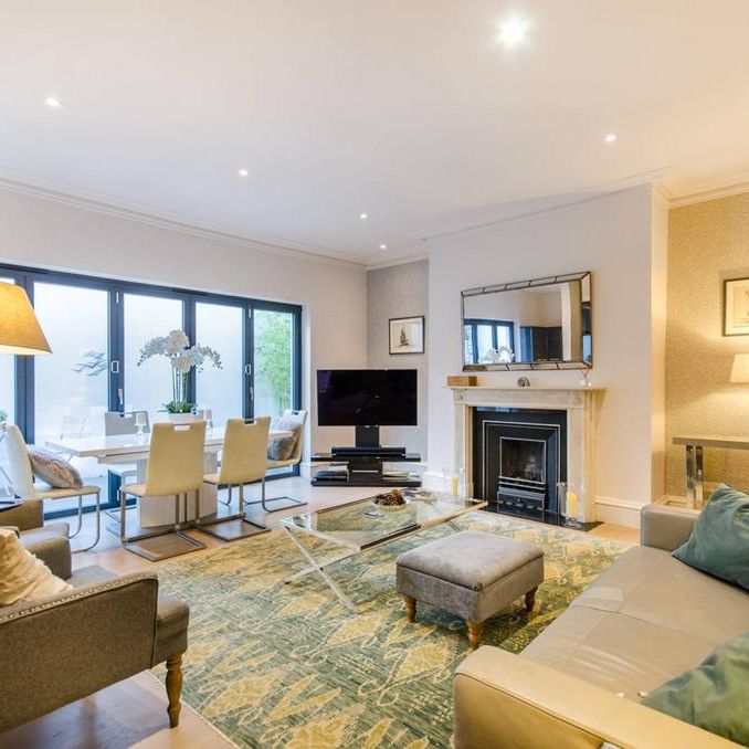 3 bedroom flat to rent - Photo 1
