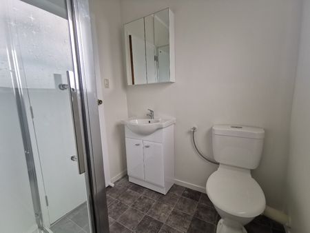 Home In Waterloo - Photo 5