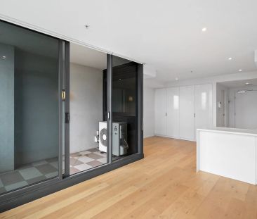 Sky-high style and serenity with resort-style on-site amenities - Photo 4