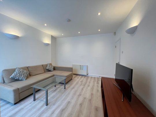 2 Bed Flat, Goldhawk Road, W12 - Photo 1