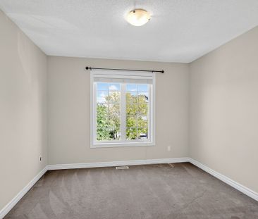 For Lease - 272 Broxburn Crescent, Barrhaven, Ontario - Photo 3