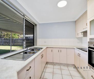 Coastal 3 Bedroom Brick Home - Photo 3