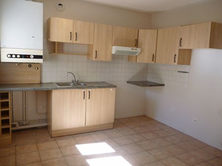 Location Appartement 4 pièces 108m² - Photo 2