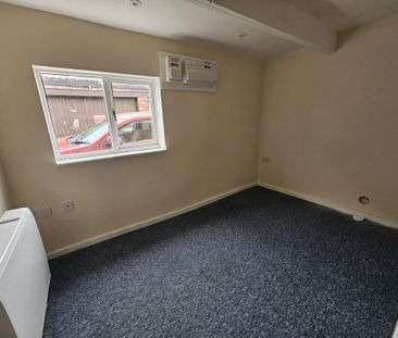 2 bedroom semi-detached house to rent - Photo 5