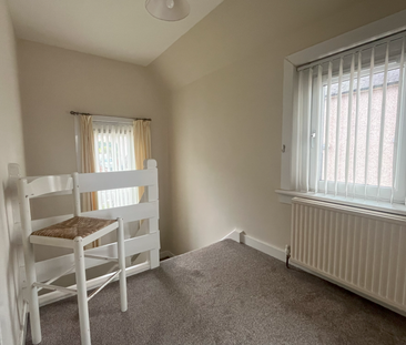 2 bedroom semi-detached house to rent - Photo 6