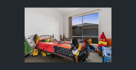 Neat & Well-Maintained 3-Bedroom Home in Quiet Court Location! - Photo 2