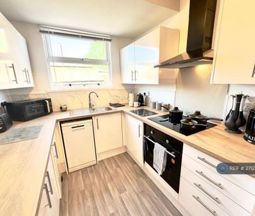 1 bedroom in a house share to rent - Photo 4