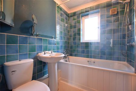 2 bedroom apartment to rent - Photo 5