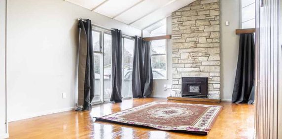 Mangere 3-Bedroom Home with Superb Location - Photo 2