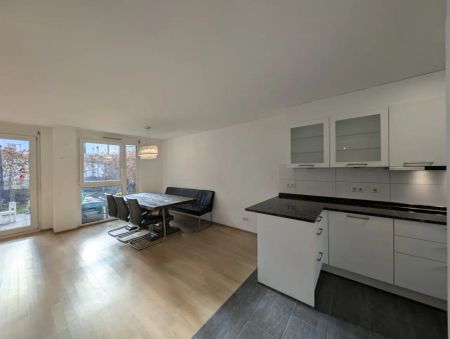 Freie neuwertige 4-Zimmer-EG-Wohnung, zentral und ruhig in Böblingen gelegen - Photo 2