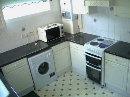 2 bedroom flat to rent - Photo 5