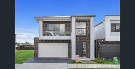 APPLICATION RECEIVED !!! Brand New 5 Bedroom Home - With Solar - Photo 3