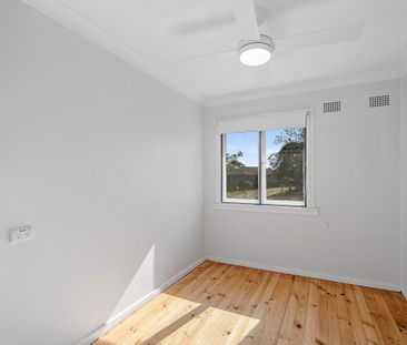 Three-Bedroom Home with Spacious Backyard - Photo 4