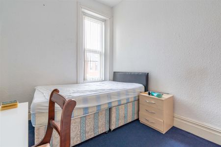 6 bed terraced house to rent in Cavendish Place, Jesmond, NE2 - Photo 4