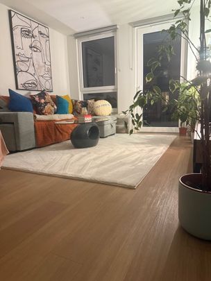 2 Bed Flat, London, E14 - Photo 1