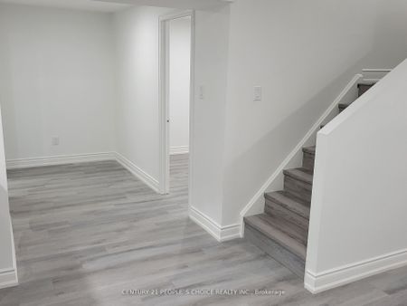 Detached Home For Lease | W8136652 - Photo 4