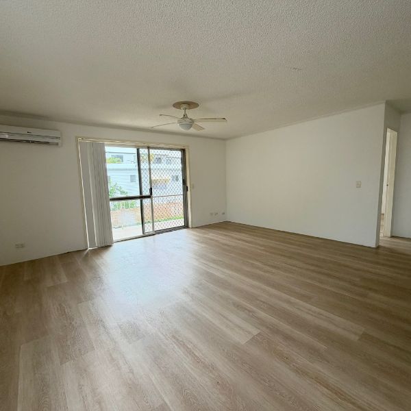 Spacious 2-Bedroom Apartment with Garage - Photo 1