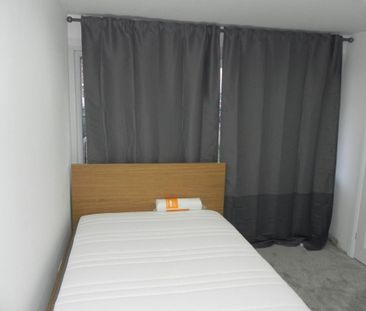 5 bedroom semi-detached house to rent - Photo 4