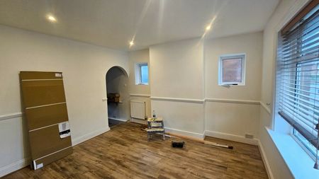 3 Bed Ground Floor Flat on Stanfield Road - Photo 5