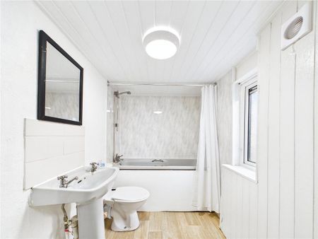 3 bedroom terraced house to rent - Photo 3