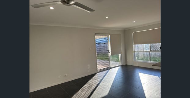 Start your New Year on Newry Street! - Photo 1