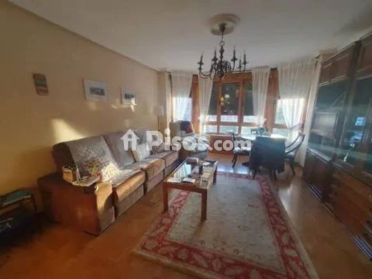 Piso en alquiler en Centro - Photo 1