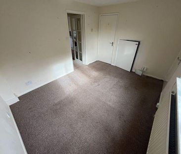1 bedroom ground floor flat to rent - Photo 1