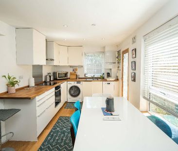 4 bedroom terraced house to rent - Photo 2