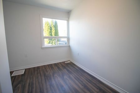 **CHARMING** 3-BEDROOM MAIN UNIT FOR RENT - Photo 2