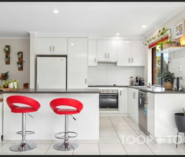Spacious Family Home - Photo 4