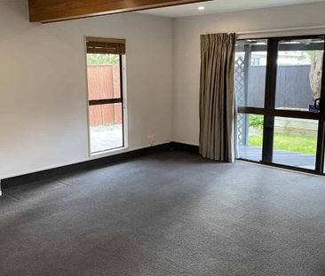 Your new family home!!! - Photo 1
