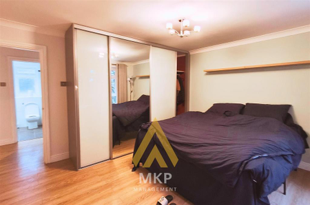 2 bedroom flat to rent - Photo 5