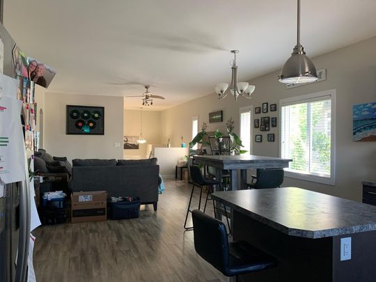 Beautiful Main Floor Suite In Sylvan Lake! - Photo 1