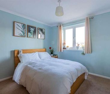 Kenley Close, Fairwater, CF5 - Photo 6