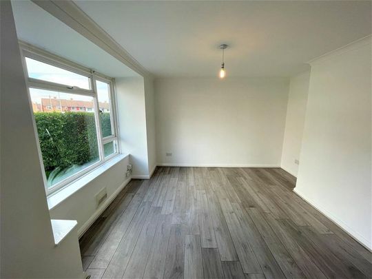 3 bedroom end of terrace house to rent - Photo 1