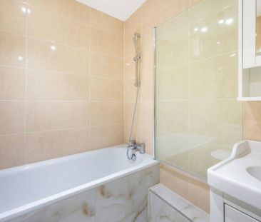 4 bedroom apartment to rent - Photo 4