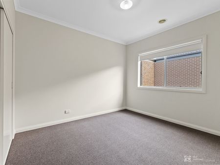 1/8 Haywood Grove, 3337, Harkness Vic - Photo 3