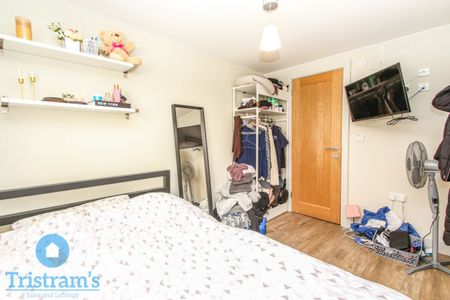 1 bed Apartment for Rent - Photo 2