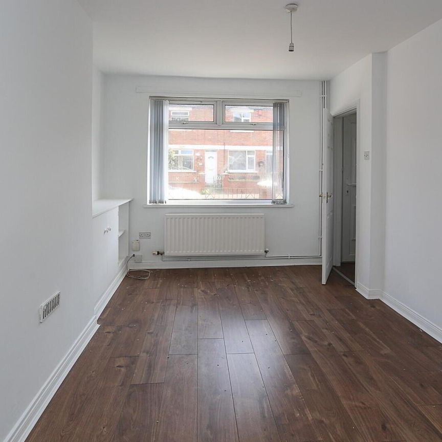 16 Empire Parade, BT126GN, Belfast - Photo 1