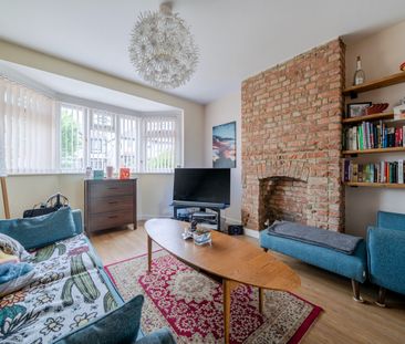 Rayford Avenue, London, SE12 - Photo 2