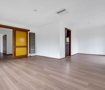 Spacious home in Prime Location - Photo 2